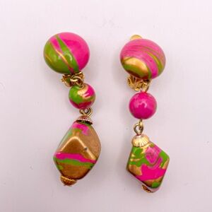Vintage 50’s Hot Pink and Chartreuse Hand Painted Bead Drop Clip On Earrings￼